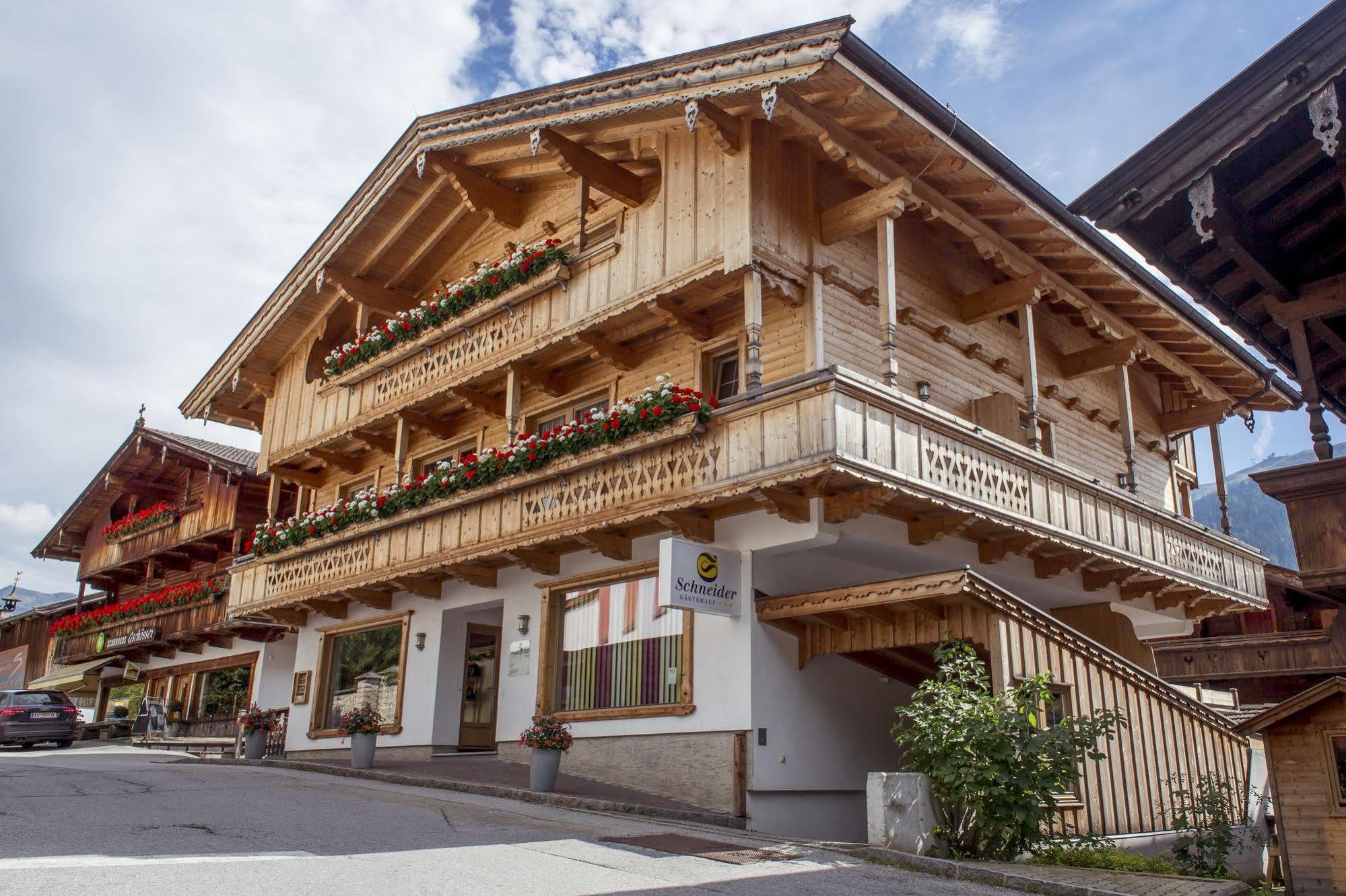 Das Gastehaus Schneider Am Dorfplatz Alpbach Exterior foto